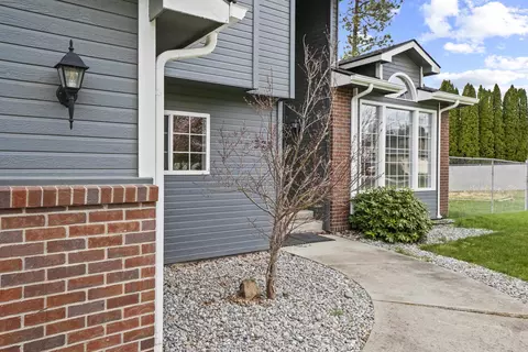 Exterior - 326 E Piper Glen Ct, Colbert, WA 99005 photo 3 of 9