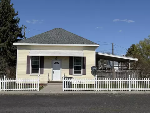 205 W Glover St, Harrington, WA 99134