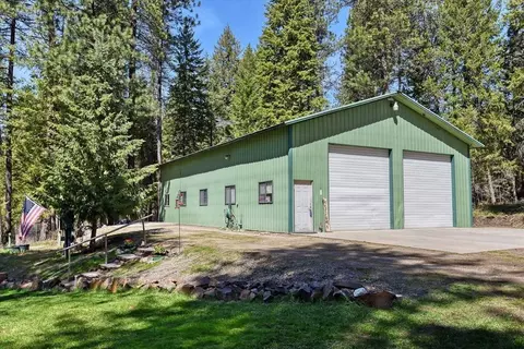 5212 Eloika Rd, Chattaroy, WA 99003