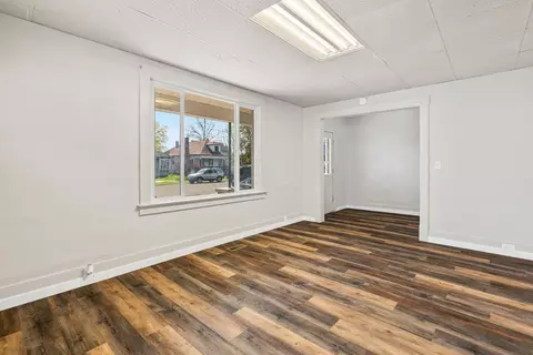 Living - 2414 W Sharp Ave, Spokane, WA 99201 photo 2 of 4