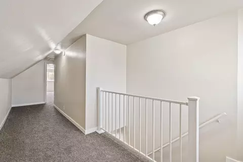 Entry Way - 2414 W Sharp Ave, Spokane, WA 99201 photo 3 of 3