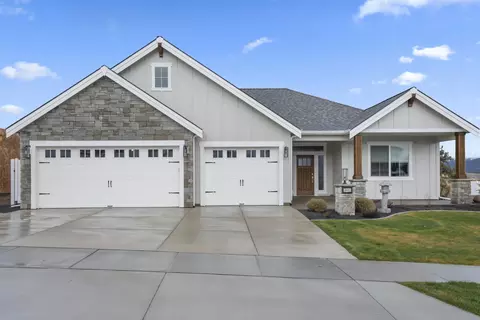18051 E Wind Rose Ct, Greenacres, WA 99016