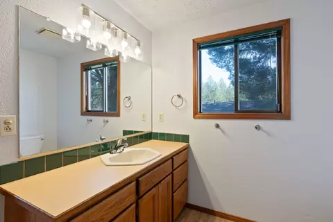 Bath - 11007 E 27th Ave, Spokane Valley, WA 99206 photo 3 of 6