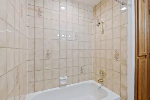 Bath - 11007 E 27th Ave, Spokane Valley, WA 99206 photo 5 of 6