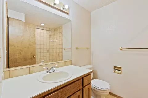 Bath - 11007 E 27th Ave, Spokane Valley, WA 99206 photo 4 of 6