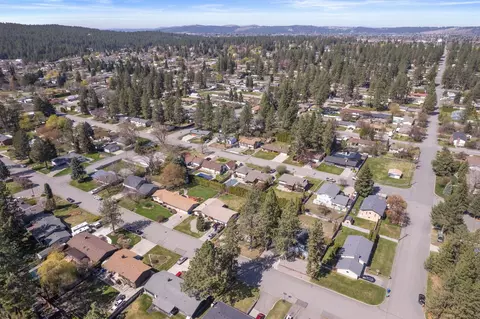 View/Area - 11007 E 27th Ave, Spokane Valley, WA 99206 photo 4 of 8