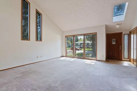 Living - 11007 E 27th Ave, Spokane Valley, WA 99206 photo 2 of 7