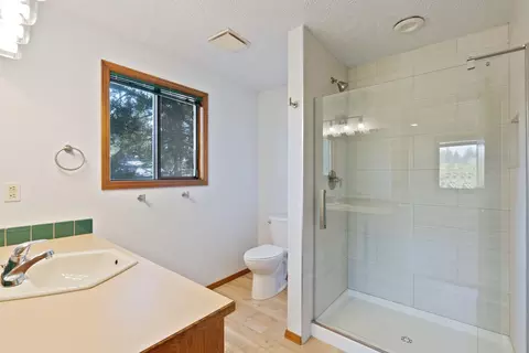 Bath - 11007 E 27th Ave, Spokane Valley, WA 99206 photo 2 of 6
