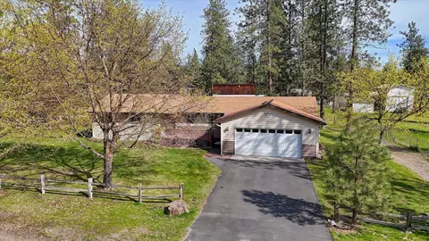 16610 N Suncrest Dr, Nine Mile Falls, WA 99026