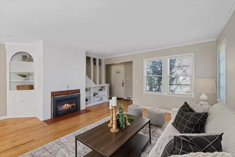 Living - 620 E 21st Ave, Spokane, WA 99203 photo 3 of 5