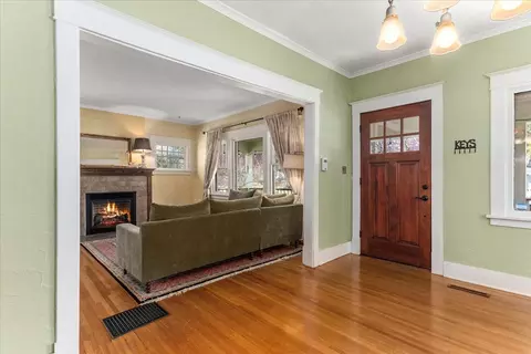 Entry Way - 311 E 17th Ave, Spokane, WA 99203 photo 1 of 5