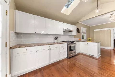 Kitchen - 311 E 17th Ave, Spokane, WA 99203 photo 4 of 6