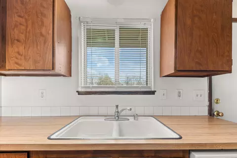 Kitchen - 2310 E 1st Ave, Spokane, WA 99202 photo 4 of 5