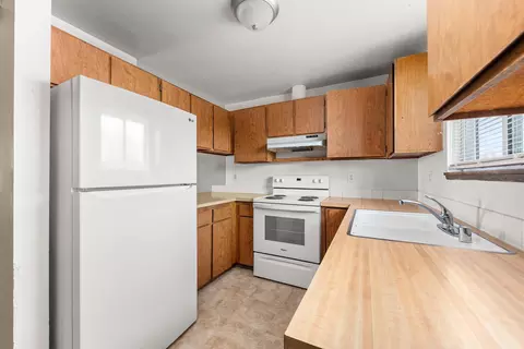 Kitchen - 2310 E 1st Ave, Spokane, WA 99202 photo 3 of 5