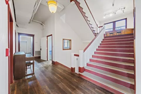 Entry Way - 5634 E Commerce Ave, Spokane, WA 99207 photo 4 of 6