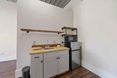 Kitchen - 5634 E Commerce Ave, Spokane, WA 99207 photo 1 of 1
