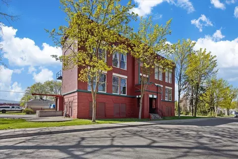 Exterior - 5634 E Commerce Ave, Spokane, WA 99207 photo 2 of 7