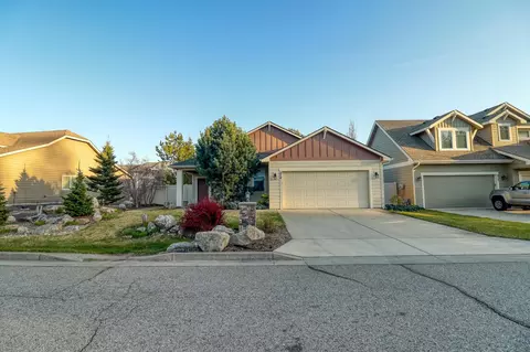 214 E Travis Ct, Spokane, WA 99208 photo 2