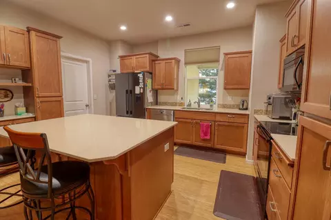 214 E Travis Ct, Spokane, WA 99208 photo 9