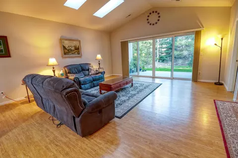214 E Travis Ct, Spokane, WA 99208 photo 5