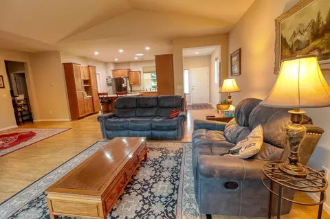 214 E Travis Ct, Spokane, WA 99208 photo 6