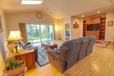 214 E Travis Ct, Spokane, WA 99208 photo 4