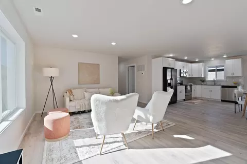 Living - 4804 E Frederick Ave, Spokane, WA 99217 photo 1 of 2