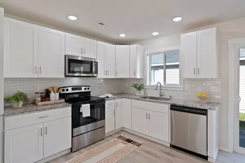 Kitchen - 4804 E Frederick Ave, Spokane, WA 99217 photo 5 of 5