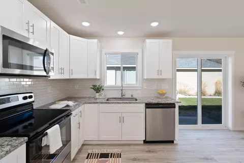 Kitchen - 4804 E Frederick Ave, Spokane, WA 99217 photo 4 of 5