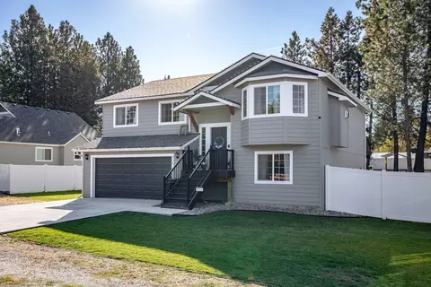714 E 1st St, Deer Park, WA 99006