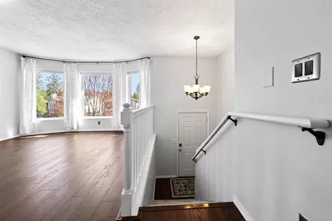 Entry Way - 4015 E 34th Ave, Spokane, WA 99223 photo 2 of 4