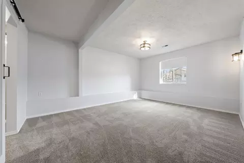 Living - 4015 E 34th Ave, Spokane, WA 99223 photo 4 of 4
