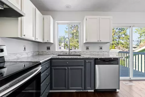 Kitchen - 4015 E 34th Ave, Spokane, WA 99223 photo 3 of 3