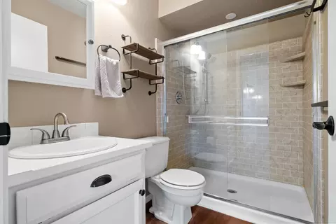 Bath - 4015 E 34th Ave, Spokane, WA 99223 photo 3 of 3