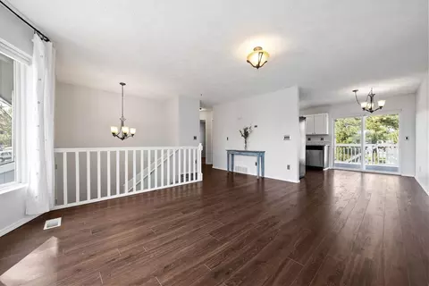 Living - 4015 E 34th Ave, Spokane, WA 99223 photo 3 of 4