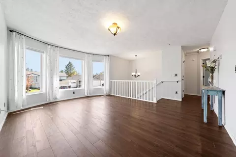 Living - 4015 E 34th Ave, Spokane, WA 99223 photo 2 of 4