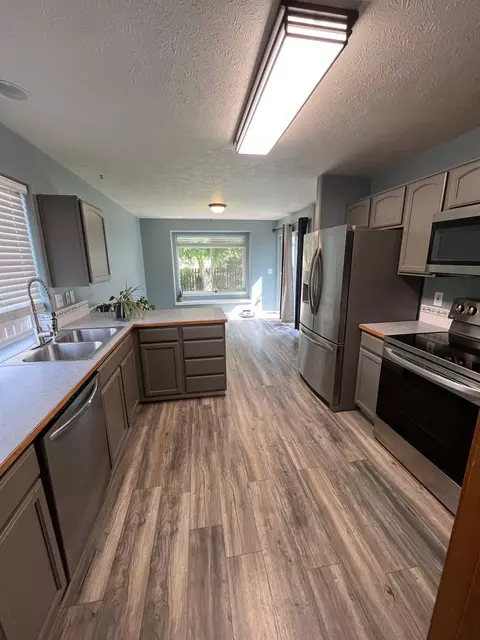 511 E Walton Ave, Spokane, WA 99207 photo 10