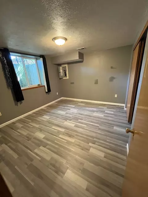 511 E Walton Ave, Spokane, WA 99207 photo 18