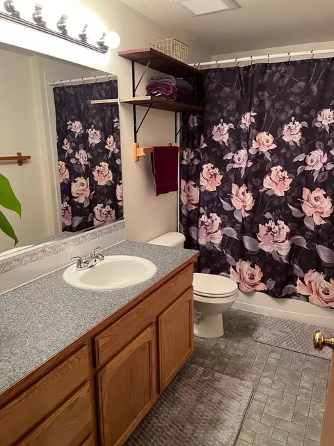 511 E Walton Ave, Spokane, WA 99207 photo 19
