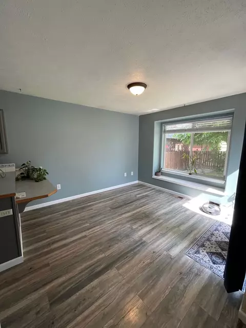 511 E Walton Ave, Spokane, WA 99207 photo 6