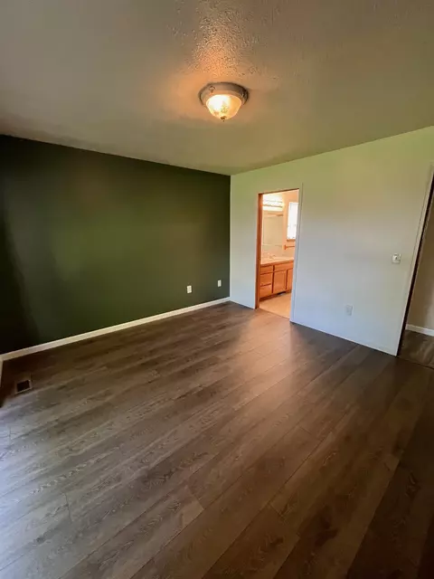 511 E Walton Ave, Spokane, WA 99207 photo 12