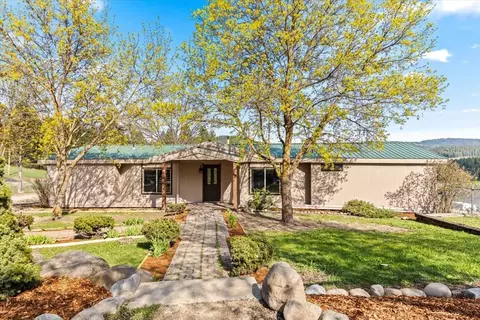 12527 E Midway Rd, Mead, WA 99021