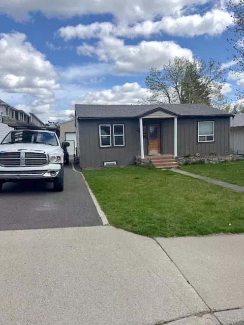 3004 N Cook St, Spokane, WA 99207