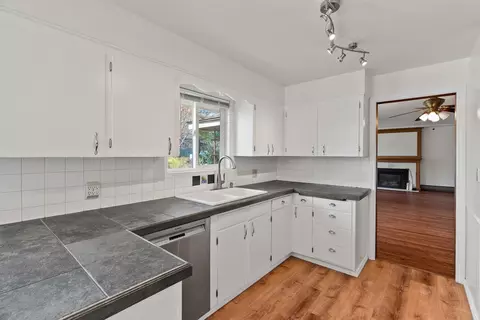 Kitchen - 11207 E 6th Ave, Spokane, WA 99206 photo 3 of 5
