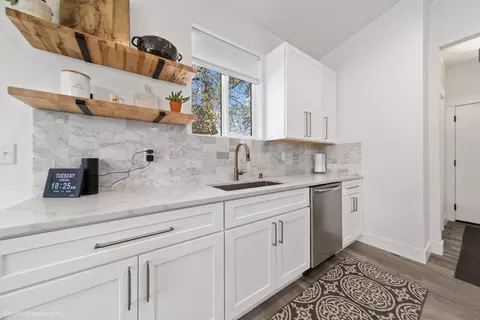 Kitchen - 1224 E 34th Ave, Spokane, WA 99203 photo 3 of 5