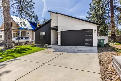Exterior - 1224 E 34th Ave, Spokane, WA 99203 photo 3 of 9