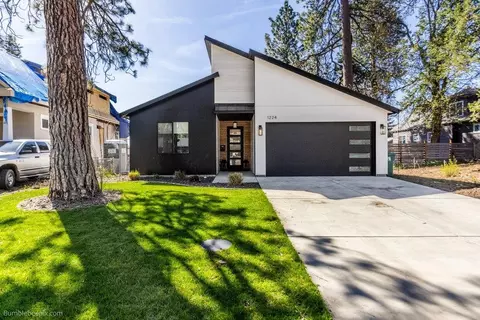 Exterior - 1224 E 34th Ave, Spokane, WA 99203 photo 2 of 9