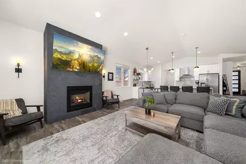 Living - 1224 E 34th Ave, Spokane, WA 99203 photo 3 of 4