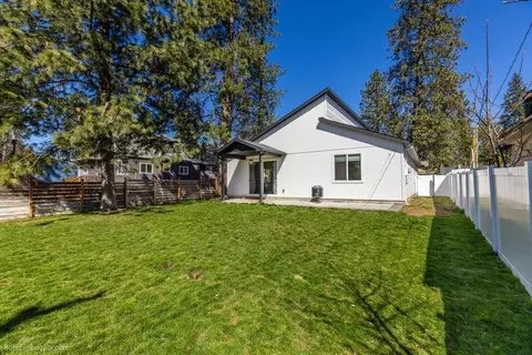 Exterior - 1224 E 34th Ave, Spokane, WA 99203 photo 6 of 9