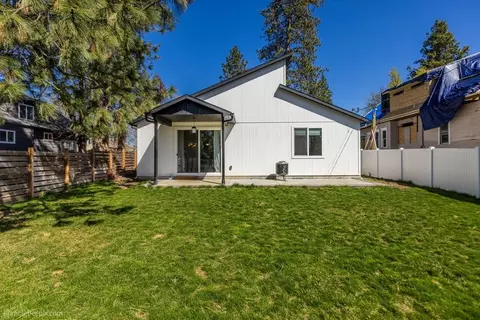 Exterior - 1224 E 34th Ave, Spokane, WA 99203 photo 7 of 9